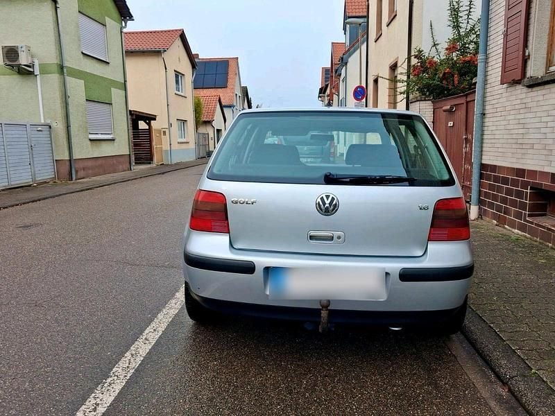 Gebraucht VW Golf IV 102 PS (75 kW) 2002 Silber Limousine