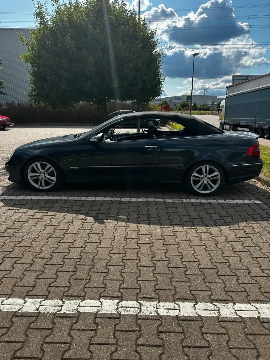 Gebraucht Mercedes CLK320 224 PS (164 kW) 2007 Violet Cabrio