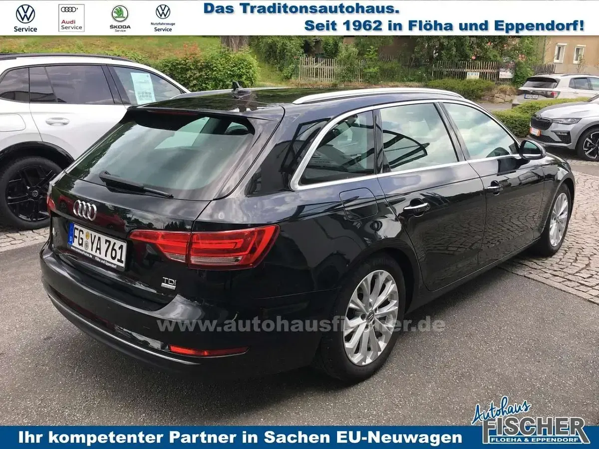 Gebraucht Audi A4 Design 150 PS (110 kW) 2017 Mythosschwarz metallic Kombi