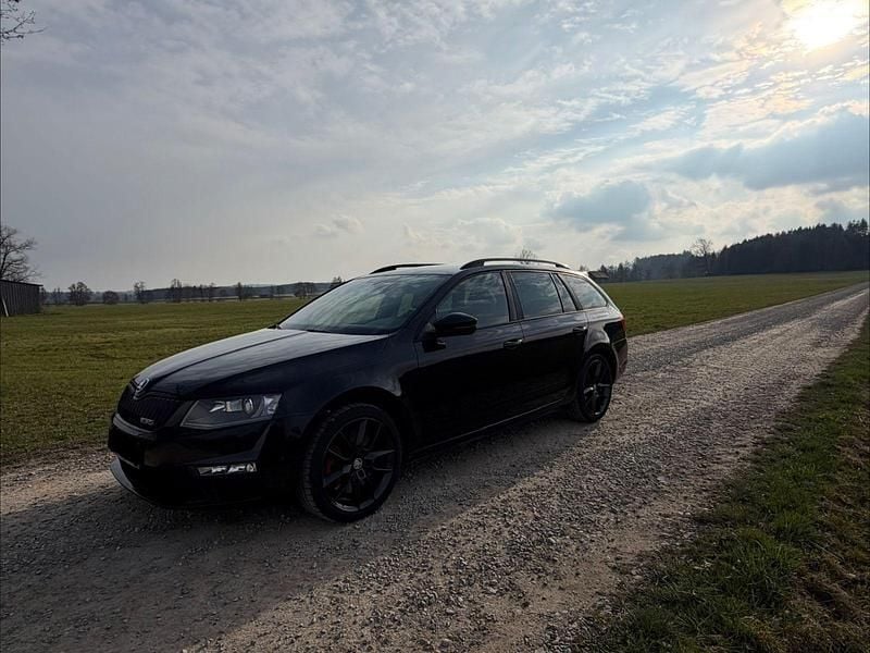 Second-hand Skoda Octavia RS 184 CP (135 kW) 2015 Negru Hatchback