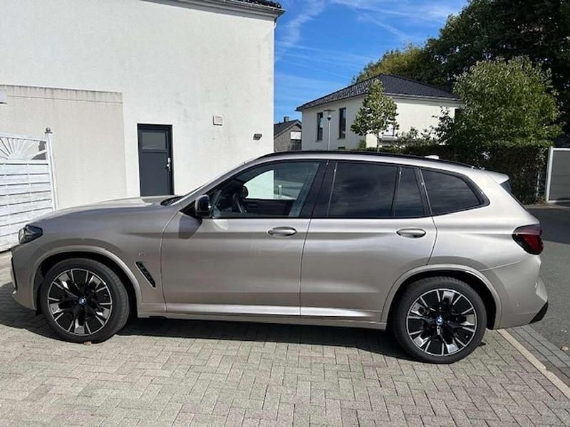 Gebraucht BMW iX3 Impressive 210 kW (286 PS) 2025 Gold SUV