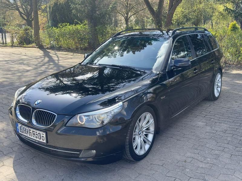 Gebraucht BMW 525 197 PS (144 kW) 2007 Schwarz Kombi