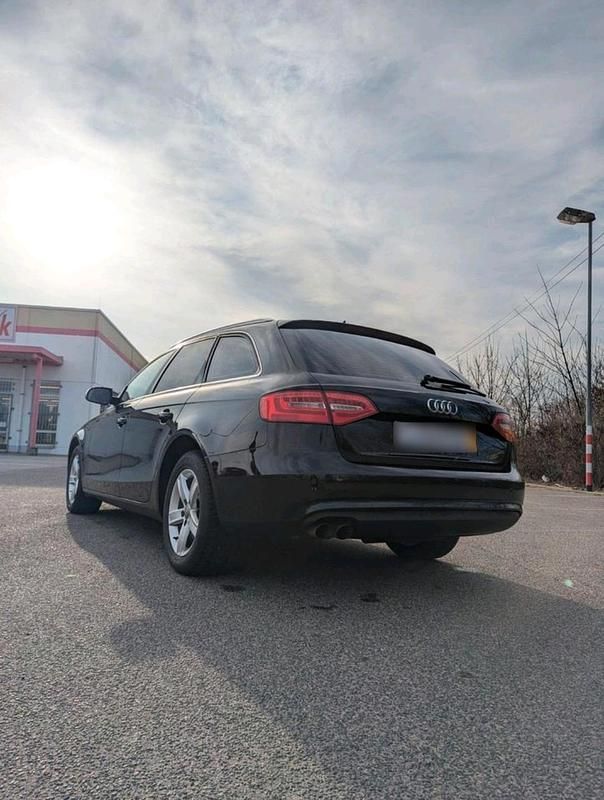 Second-hand Audi A4 143 CP (105 kW) 2012 Negru Break