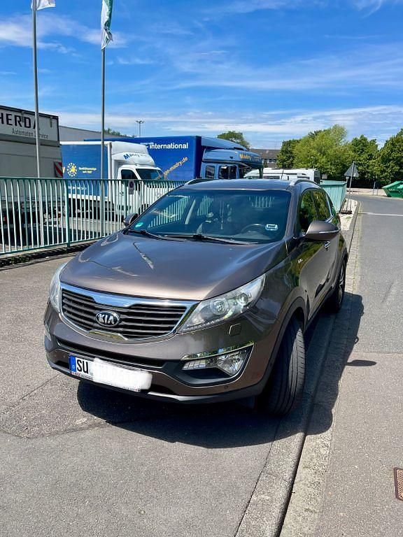 Braun Gebraucht 2013 Kia Sportage Spirit SUV | 10.000 € (Fairer Preis) - Bild 1/4