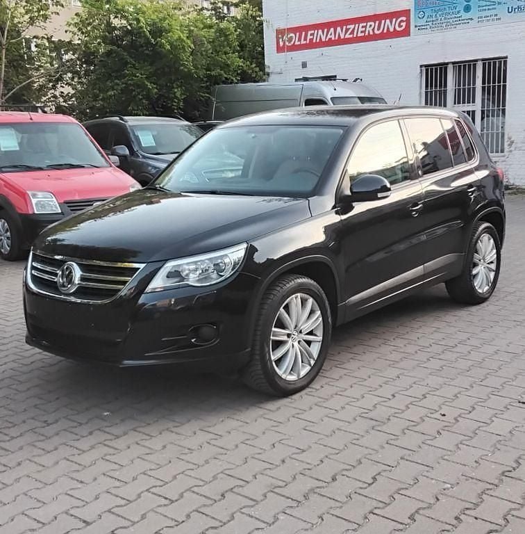Schwarz Gebraucht 2010 VW Tiguan Trendline SUV | 8.450 € (Fairer Preis) - Bild 1/4