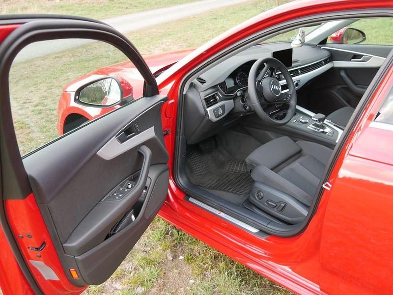 Gebraucht Audi A4 S-Line 190 PS (139 kW) 2019 Rot Kombi