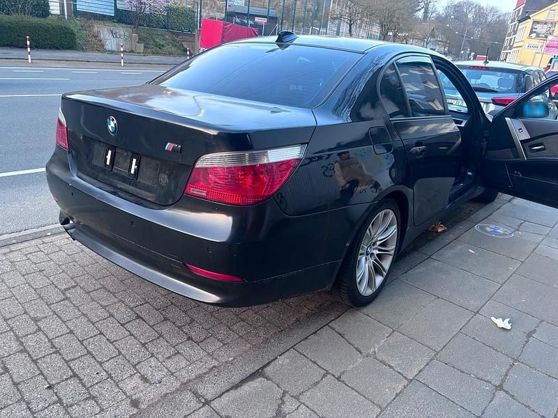 Gebraucht BMW 524 218 PS (160 kW) 2005 Schwarz Limousine