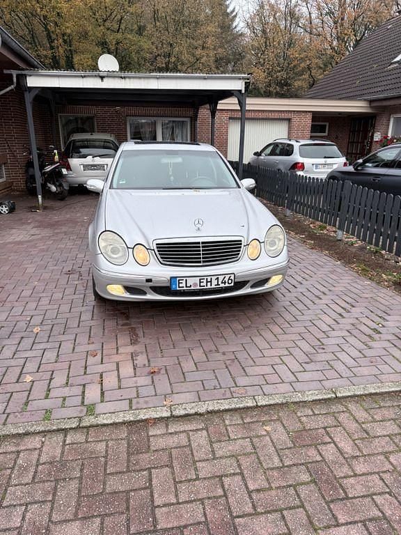 Gebraucht Mercedes E270 Avantgarde 177 PS (130 kW) 2002 Silber Limousine