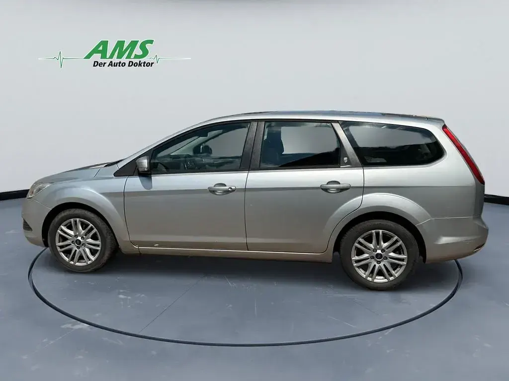 Gebraucht Ford Focus 116 PS (85 kW) 2010 Silber Limousine