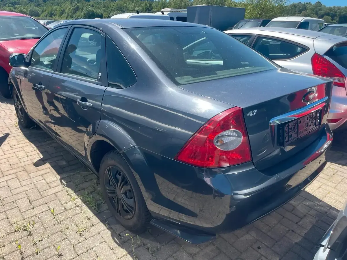 Gebraucht Ford Focus 109 PS (80 kW) 2008 Grau Limousine
