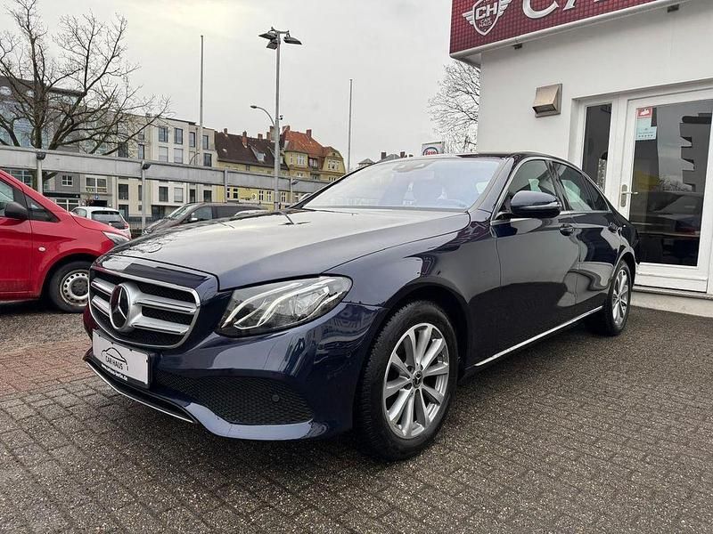 Gebraucht Mercedes E220 Avantgarde 194 PS (142 kW) 2017 Blau Limousine