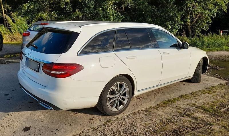 Gebraucht Mercedes C160 Avantgarde 129 PS (94 kW) 2017 Weiß Coupé
