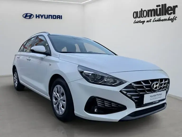 Gebraucht Hyundai i30 120 PS (88 kW) 2023 Weiß Kombi