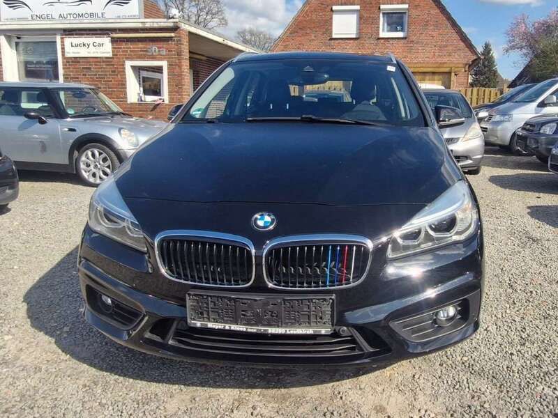 Schwarz ii Gebraucht 2016 BMW 218 Active Tourer Van / Kleinbus | 8.999 € (Guter Preis) - Bild 1/4