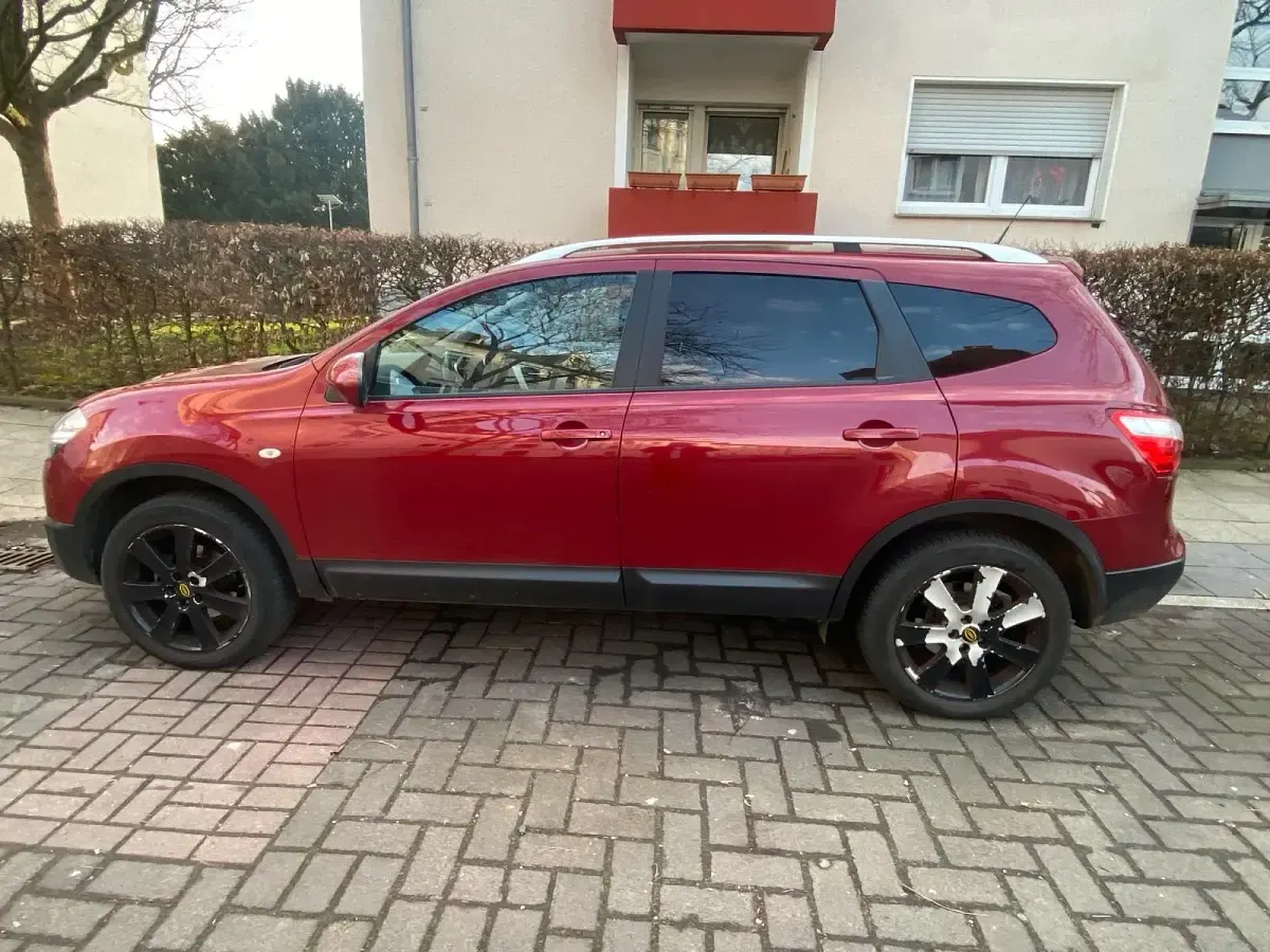 Gebraucht Nissan Qashqai +2 110 PS (80 kW) 2011 Rot SUV
