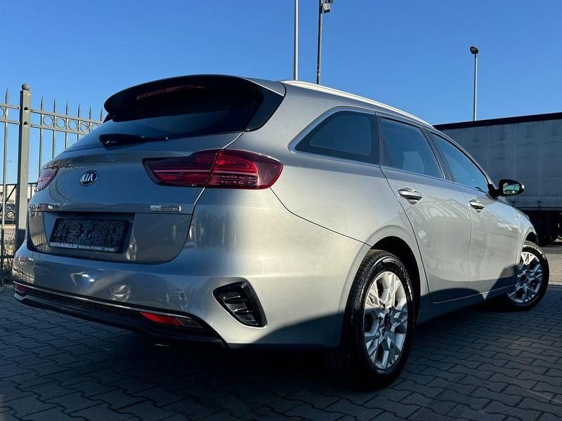 Gebraucht Kia Ceed 136 PS (100 kW) 2020 Silber Kleinwagen