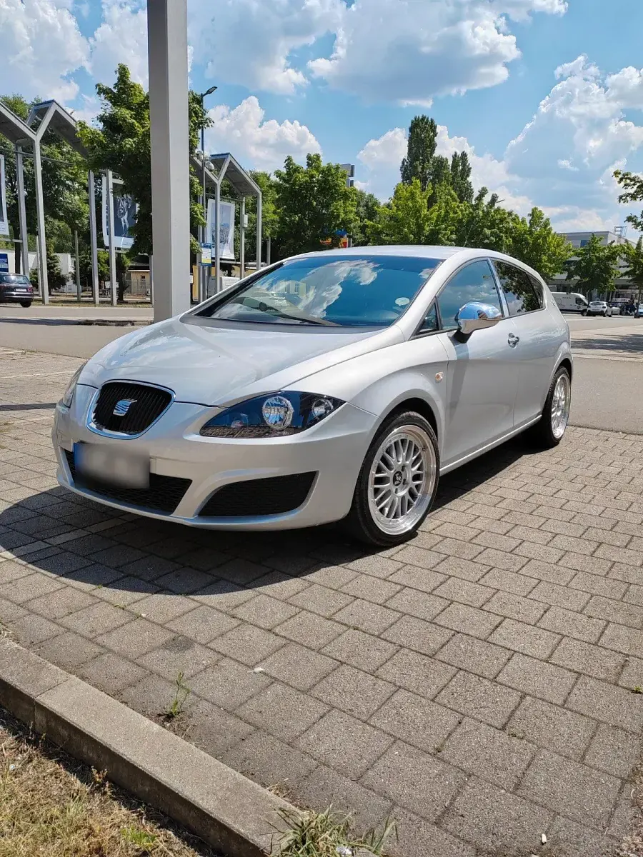Gebraucht Seat Leon 86 PS (63 kW) 2012 Silber Limousine
