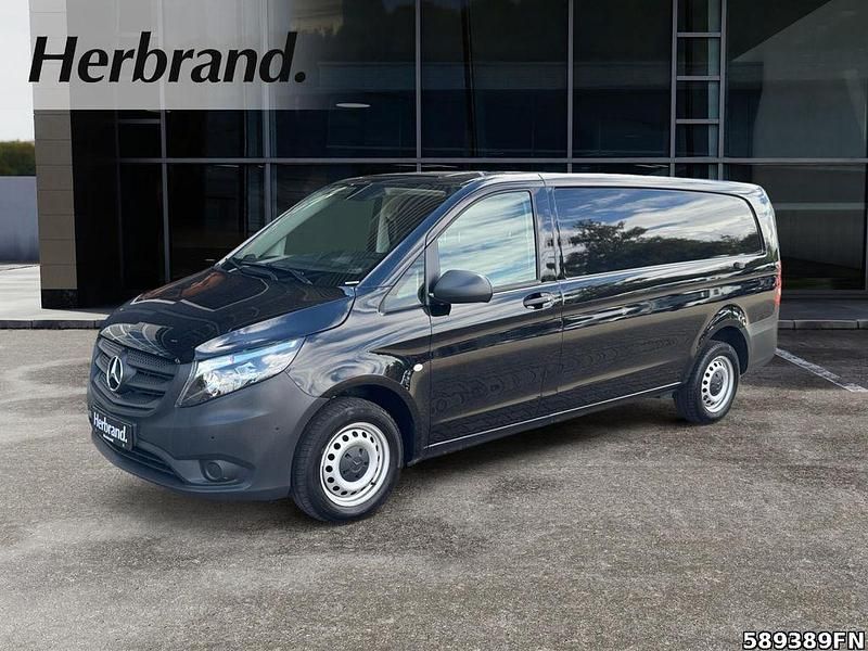Schwarz Gebraucht 2023 Mercedes Vito Van / Kleinbus | 27.953 € (Guter Preis) - Bild 1/4