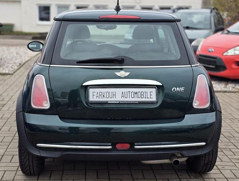 Usado Mini ONE 90 HP (66 kW) 2004 Verde Citadino