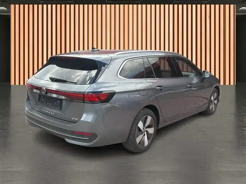 Second-hand VW Passat 150 CP (110 kW) 2025 Gri Break