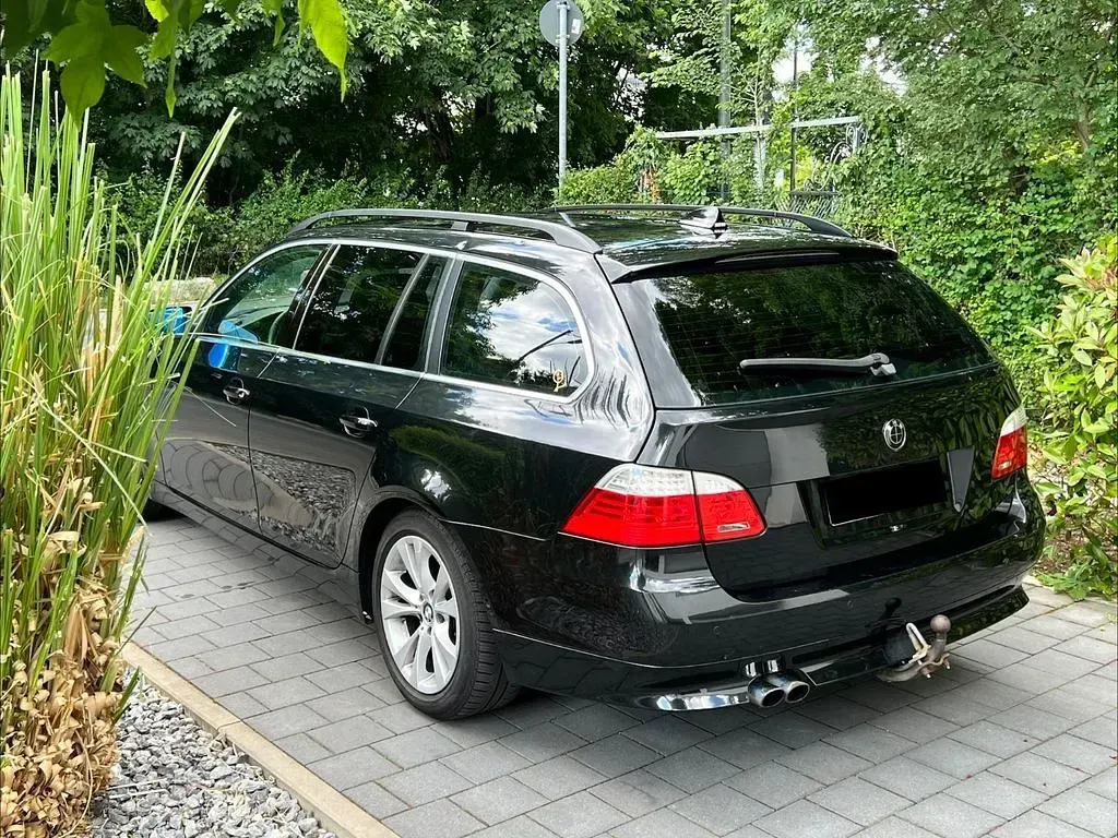 Gebraucht BMW 525 Exclusive 197 PS (144 kW) 2008 Schwarz Kombi