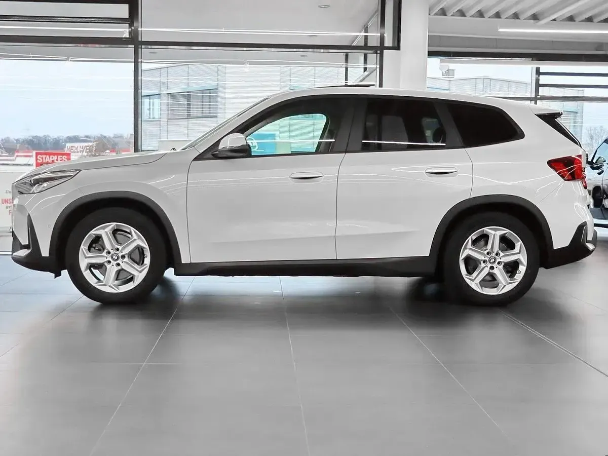 Begagnad BMW iX1 Performance 230 kW (313 HK) 2022 Vit SUV
