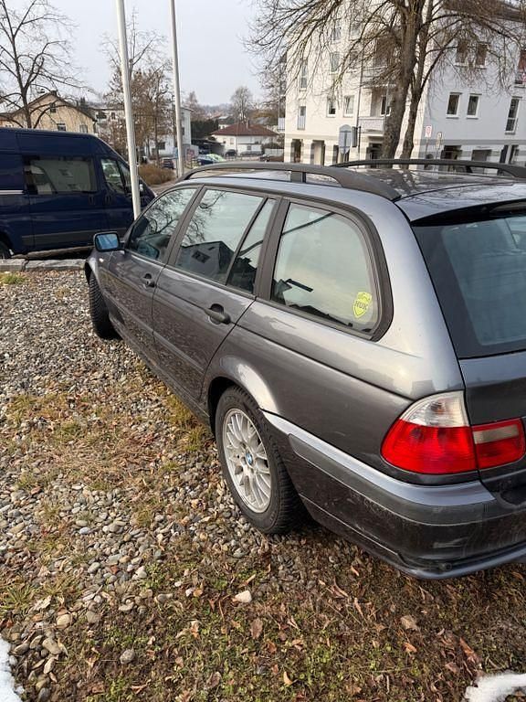Gebraucht BMW 320 150 PS (110 kW) 2002 Grau Kombi
