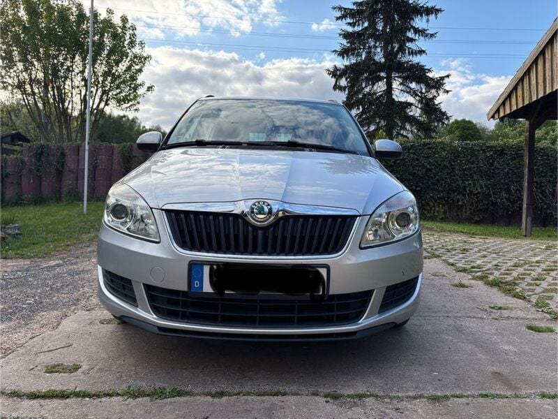 Silber Gebraucht 2012 Skoda Fabia Family Kombi | 4.000 € (Superpreis) - Bild 1/4