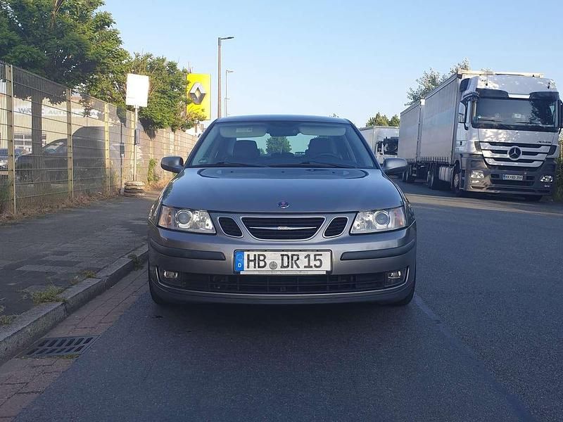 Grau Gebraucht 2004 Saab 9-3 Limousine | 1.299 € - Bild 1/4