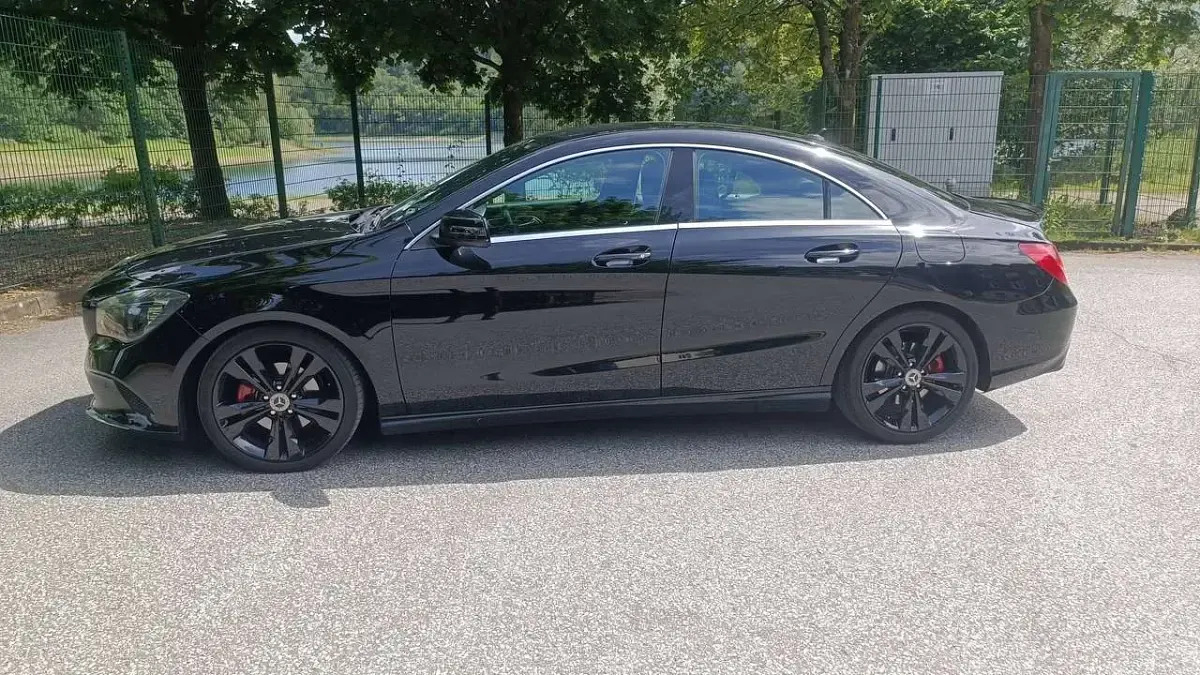 Gebraucht Mercedes CLA200 156 PS (114 kW) 2017 Schwarz Coupé