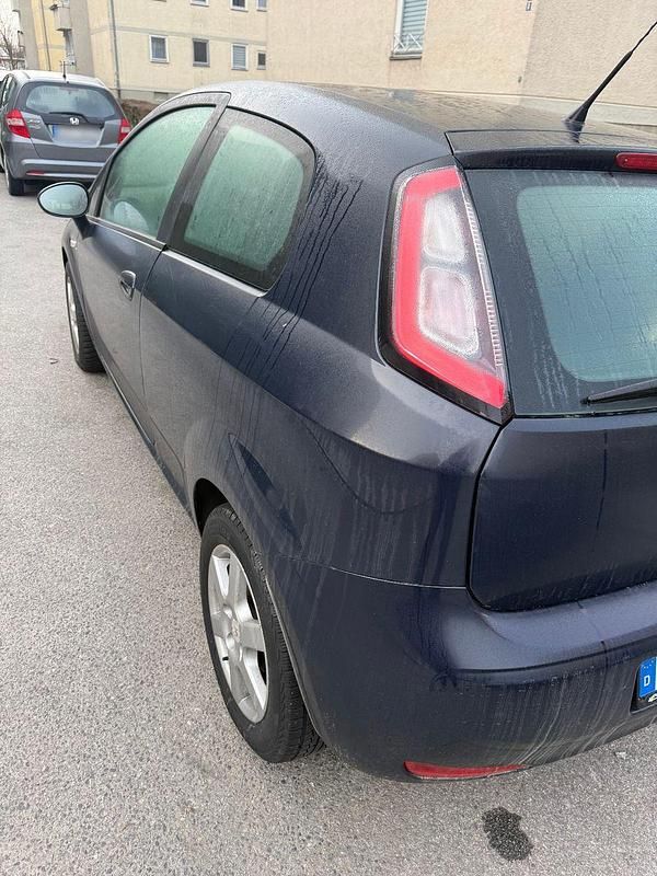 Gebraucht Fiat Punto Pop 69 PS (50 kW) 2012 Blau Kleinwagen