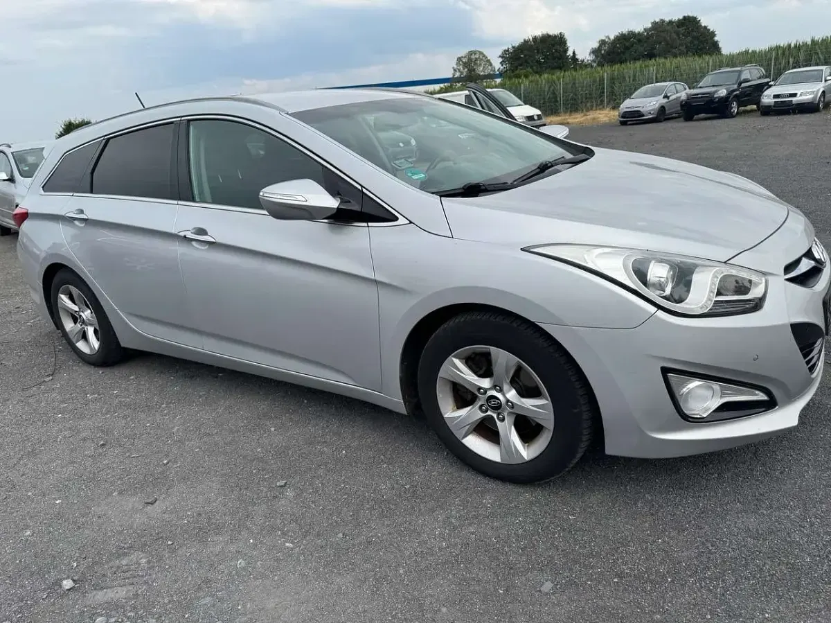 Gebraucht Hyundai i40 110 PS (80 kW) 2011 Silber Kombi