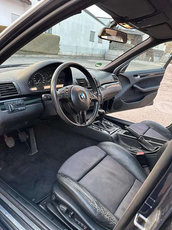 Gebraucht BMW 320 150 PS (110 kW) 2000 Blau Kombi