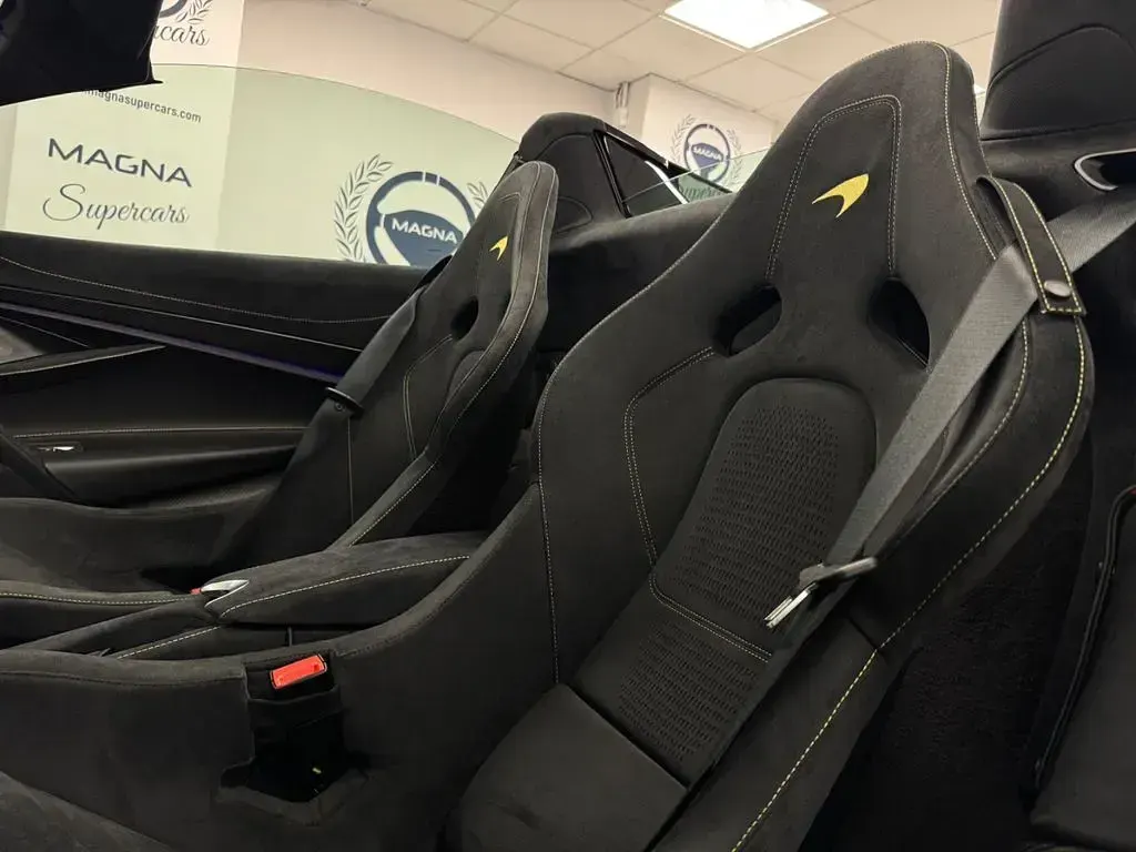 Gebraucht McLaren 750S 750 PS (551 kW) 2025 Violett Cabrio