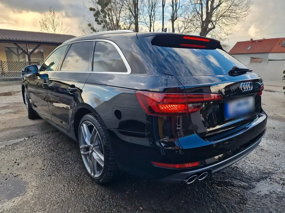 Gebraucht Audi A4 Comfort 190 PS (139 kW) 2018 Schwarz Kombi