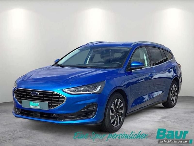Desert island blue metallic Neu 2025 Ford Focus Titanium Kombi | 34.440 € (Etwas zu teuer) - Bild 1/4