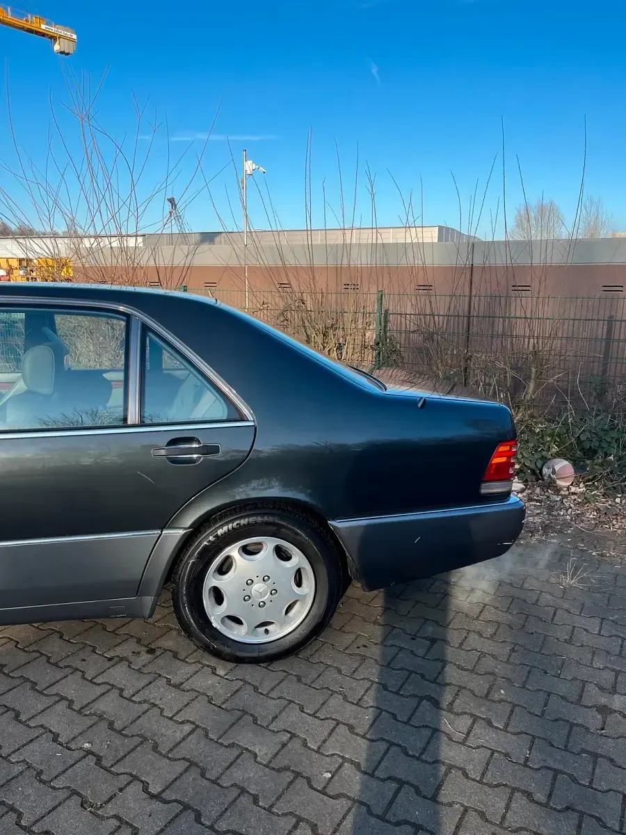Gebraucht Mercedes S420 279 PS (205 kW) 1992 Schwarz Limousine