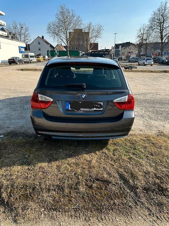 Gebraucht BMW 320 170 PS (125 kW) 2008 Schwarz Kombi