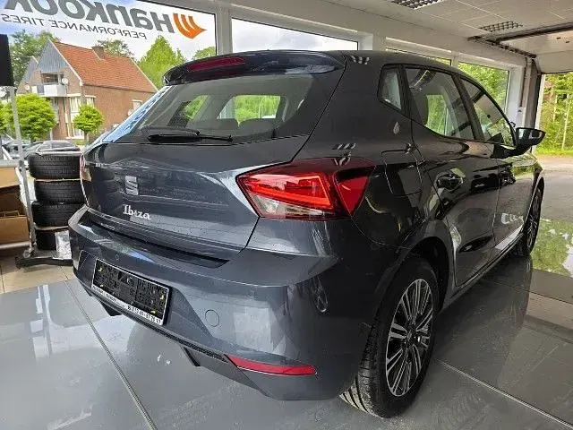 Neu Seat Ibiza Reference 80 PS (58 kW) 2025 Grau Kleinwagen