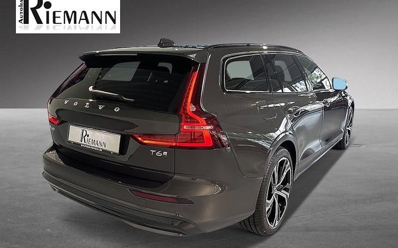 Gebraucht Volvo V60 Plus 350 PS (257 kW) 2025 Grau Kombi
