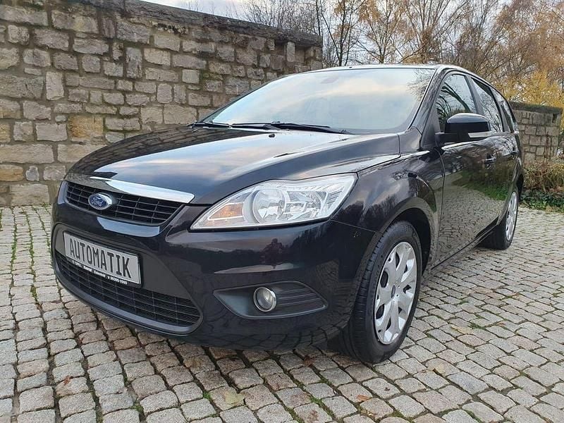 Schwarz Gebraucht 2010 Ford Focus Titanium Limousine | 2.399 € (Superpreis) - Bild 1/4