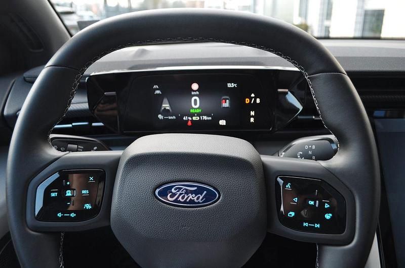 Neu Ford Capri Premium 210 kW (286 PS) 2025 Grau SUV