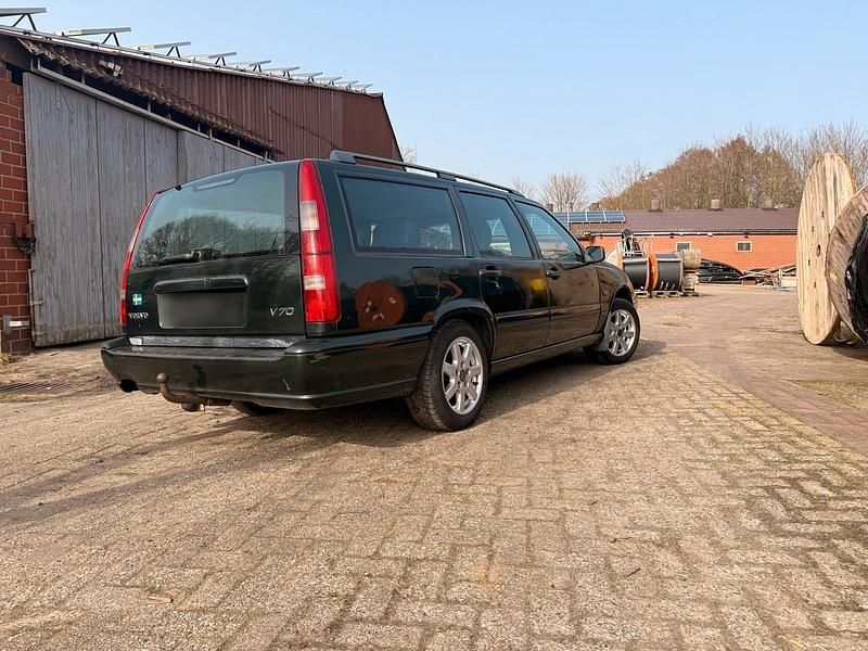 Gebraucht Volvo V70 144 PS (105 kW) 1998 Grün Kombi