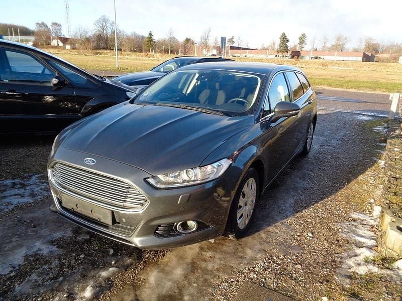 Gebraucht Ford Mondeo Titanium 179 PS (131 kW) 2017 Grau Limousine