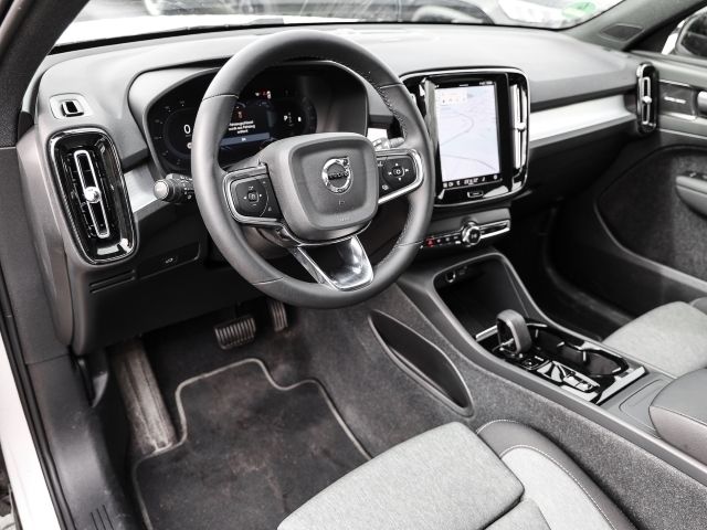Gebraucht Volvo XC40 Plus 163 PS (119 kW) 2023 Weiss SUV