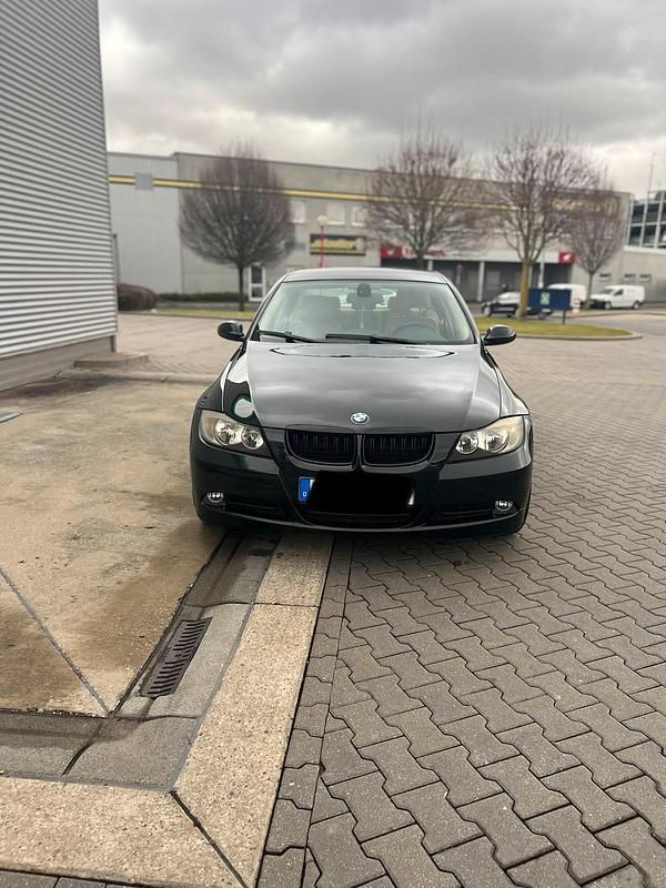 Gebraucht BMW 325 191 PS (140 kW) 2008 Schwarz Limousine