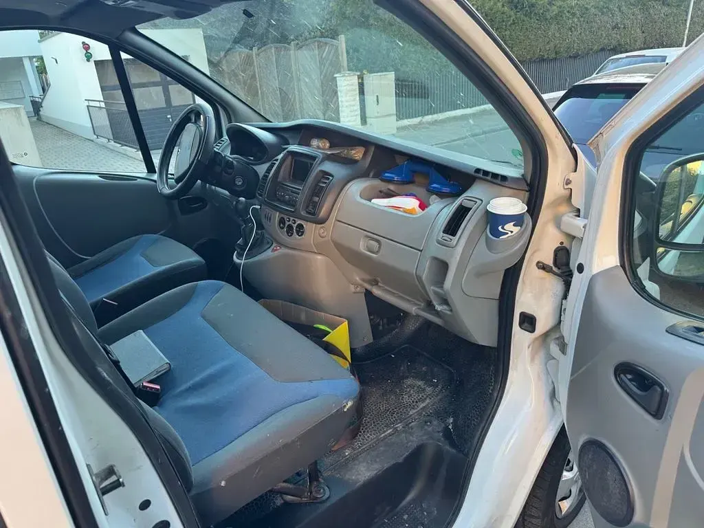 Gebraucht Renault Trafic 114 PS (83 kW) 2013 Weiß Van / Kleinbus