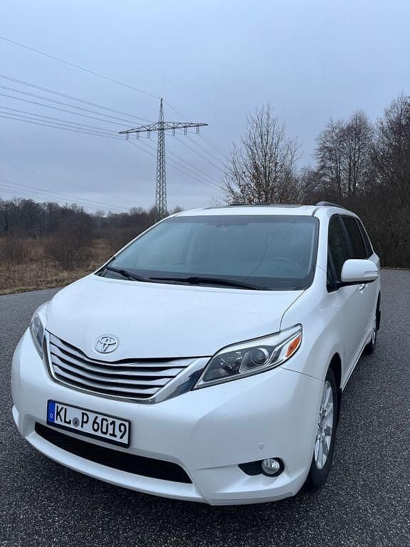 Gebraucht Toyota Sienna 269 PS (197 kW) 2015 Weiß Van / Kleinbus