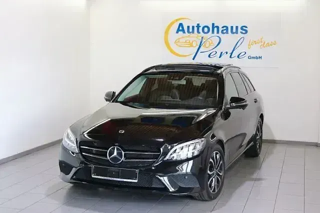 Gebraucht Mercedes C300 Avantgarde 258 PS (189 kW) 2018 Schwarz Kombi