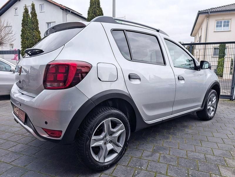 Gebraucht Dacia Sandero Stepway 90 PS (66 kW) 2019 Grau SUV